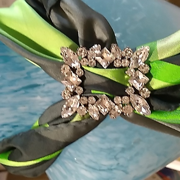 Vintage Crystal Rhinestone Scarf Clip - Picture 5 of 6